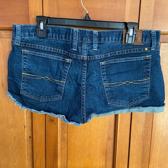 Lucky Brand ‘Riley’ Short - Picture 3 of 5